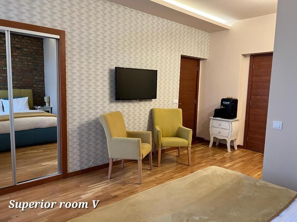 Metropoliten Rooms Belgrado Buitenkant foto