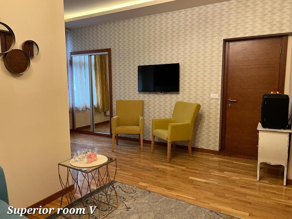 Metropoliten Rooms Belgrado Buitenkant foto