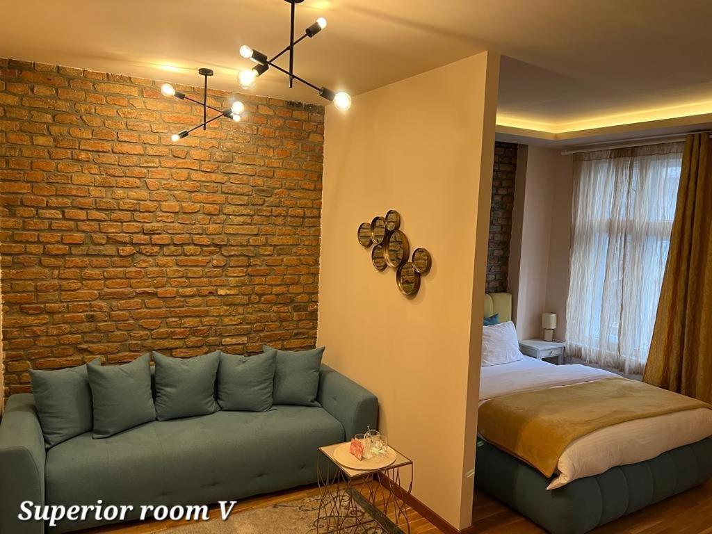 Metropoliten Rooms Belgrado Buitenkant foto