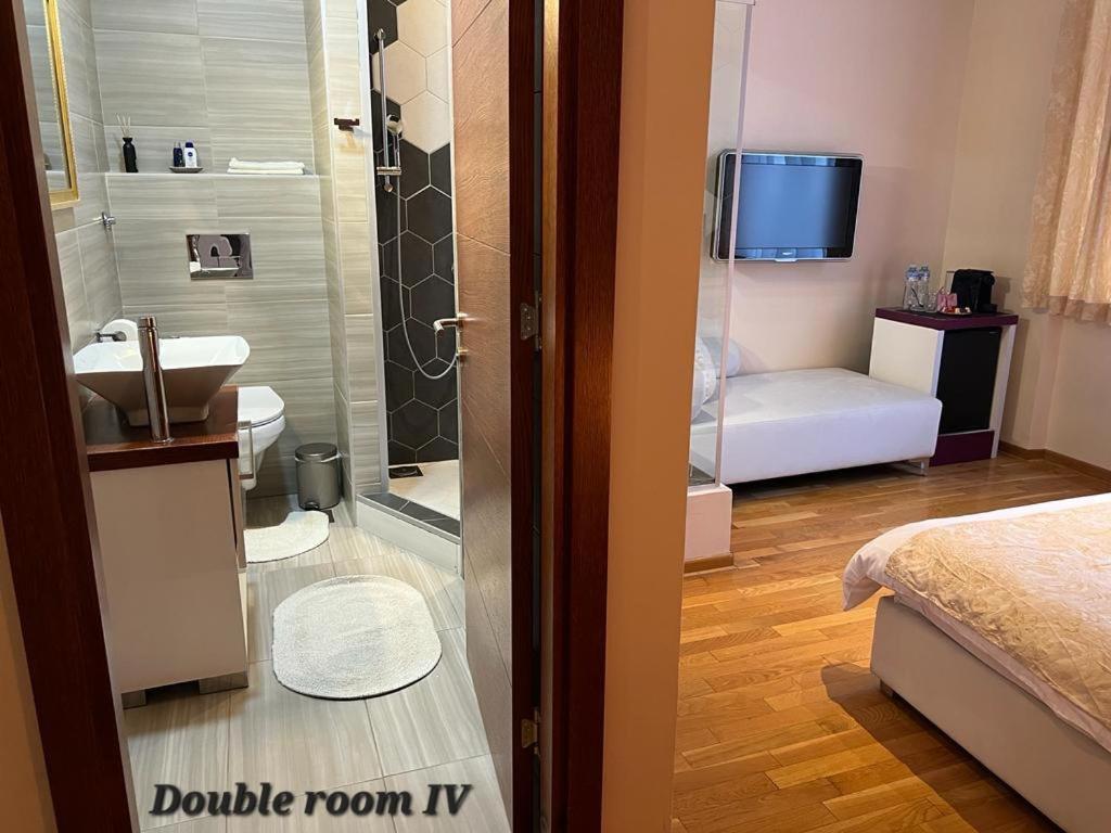 Metropoliten Rooms Belgrado Buitenkant foto