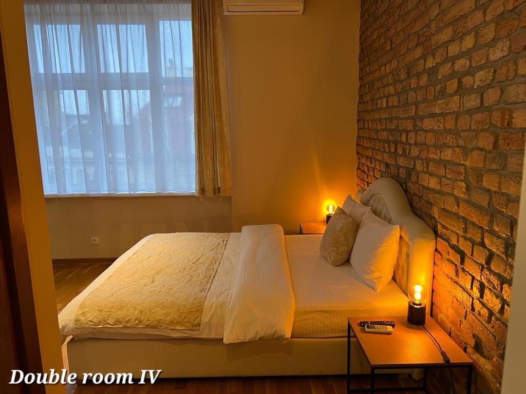 Metropoliten Rooms Belgrado Buitenkant foto
