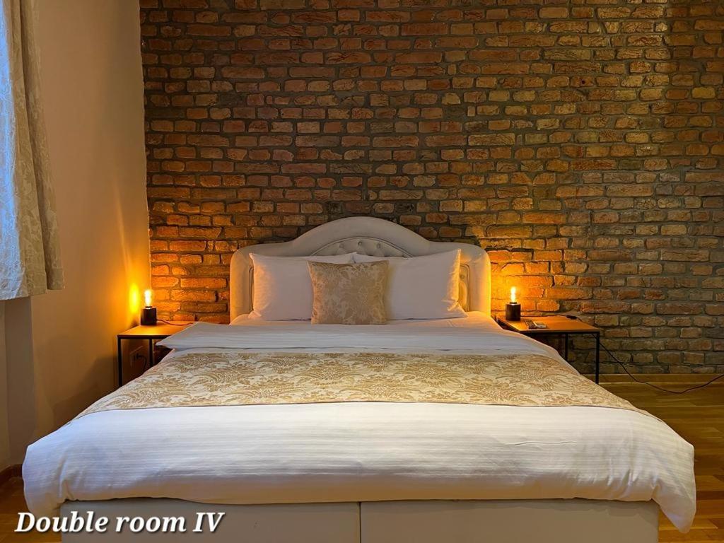 Metropoliten Rooms Belgrado Buitenkant foto