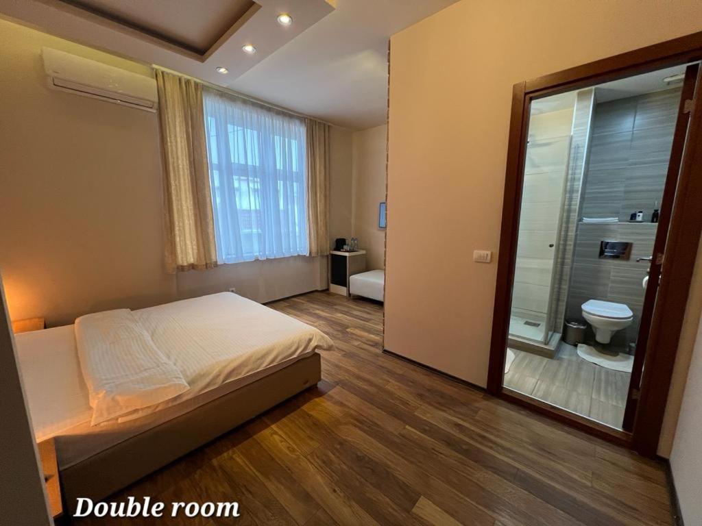Metropoliten Rooms Belgrado Buitenkant foto