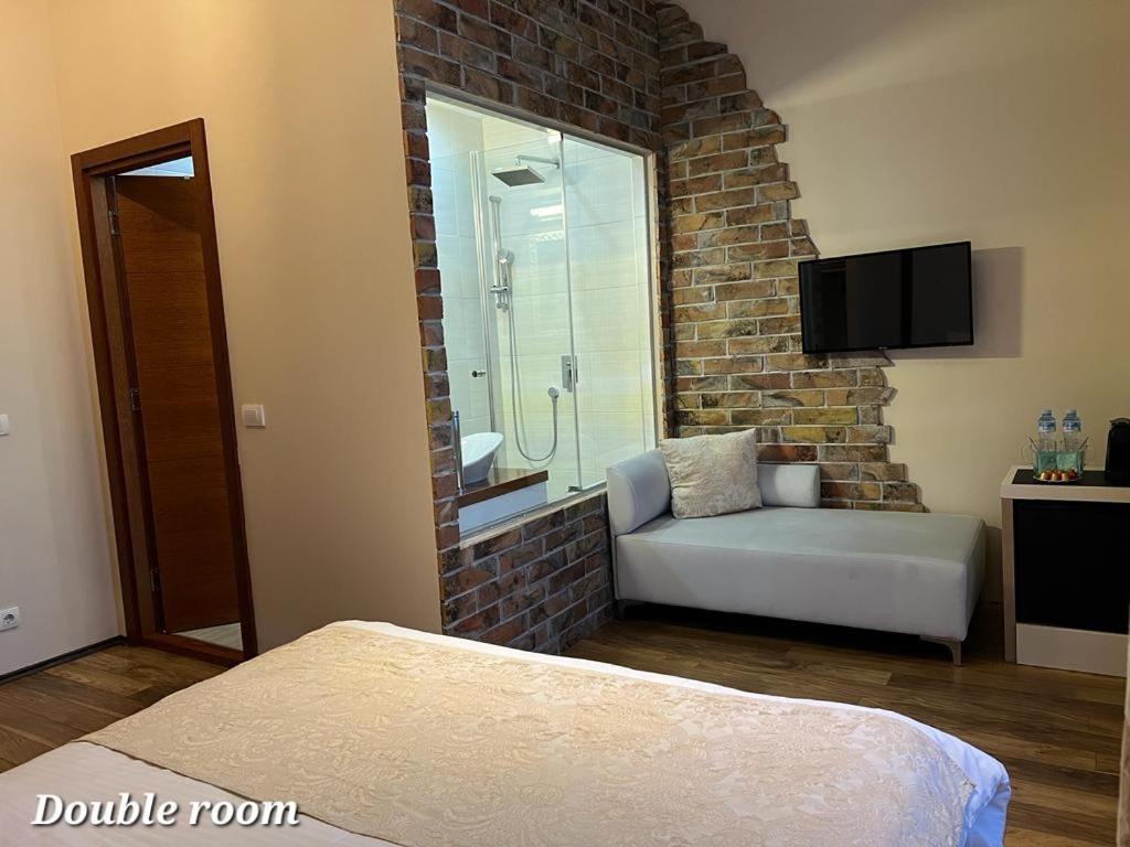 Metropoliten Rooms Belgrado Buitenkant foto